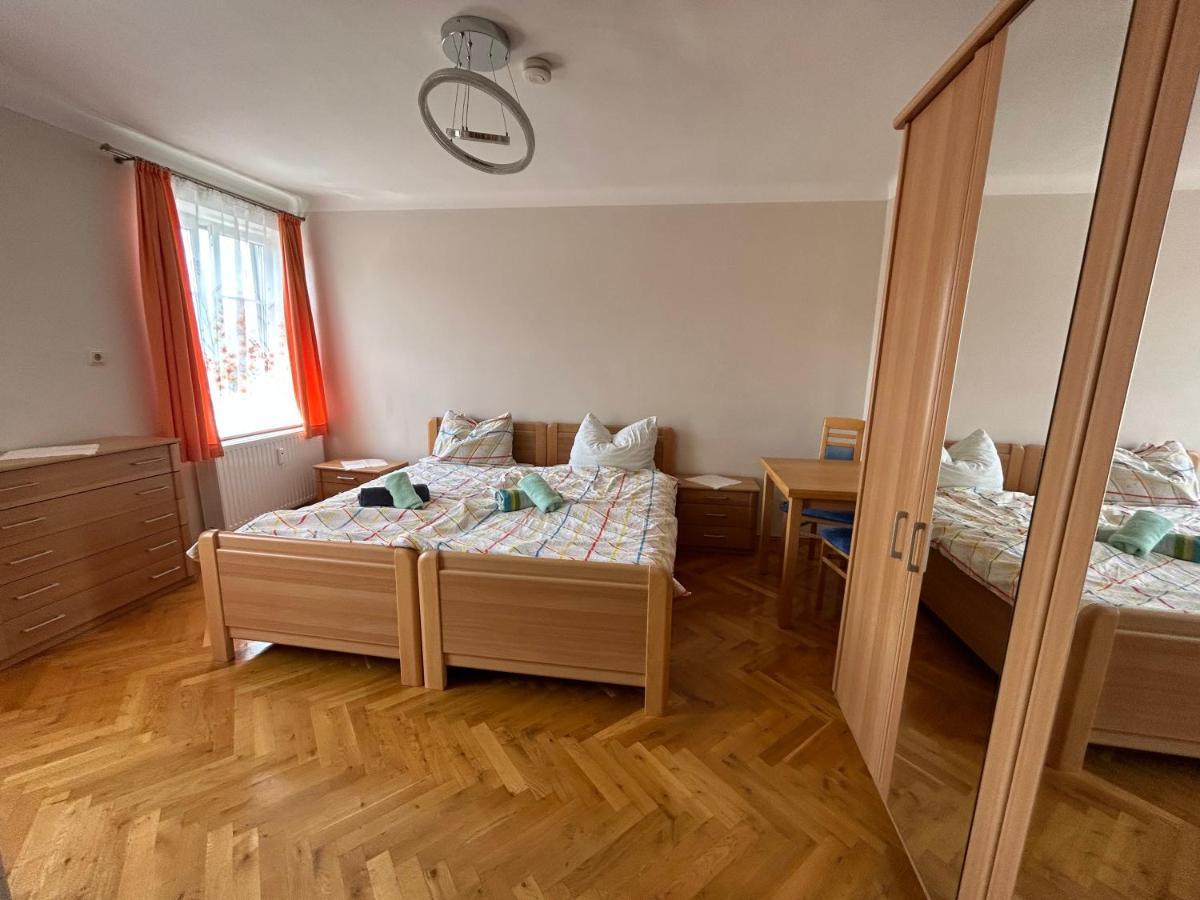 Grosse Ferienwohnung Klagenfurt am Woerthersee Exteriör bild