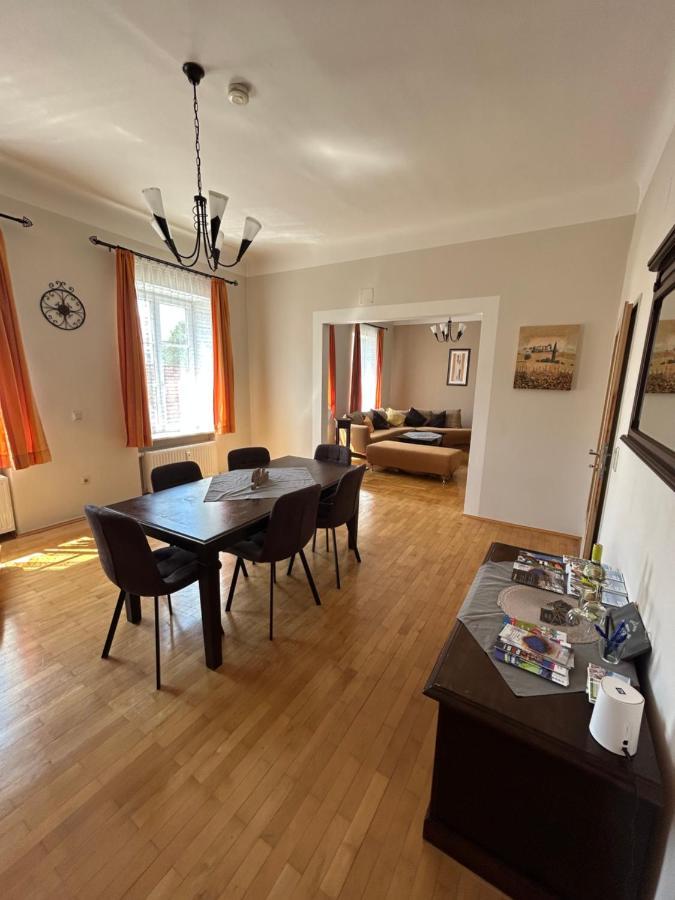 Grosse Ferienwohnung Klagenfurt am Woerthersee Exteriör bild